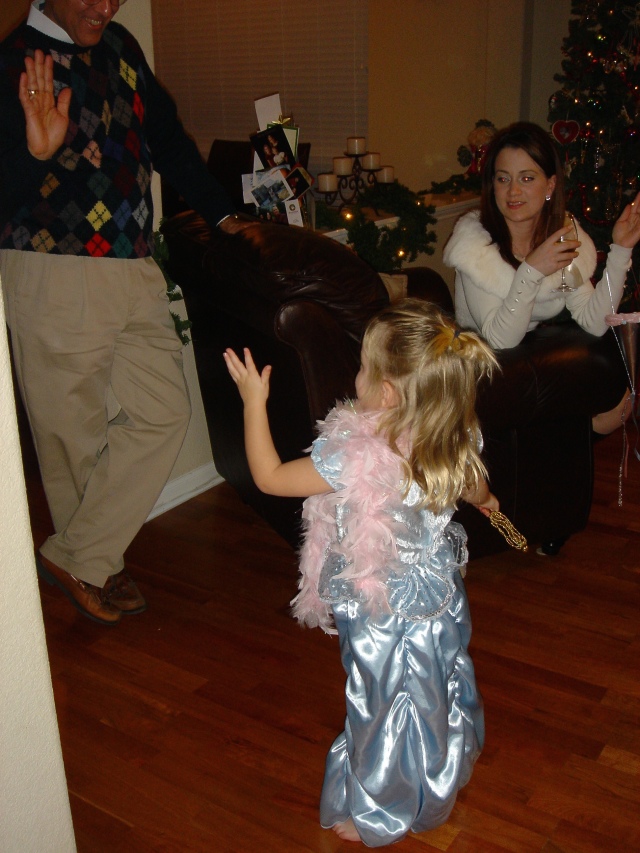 2004-12-25-11 Christmas Day J&K.jpg